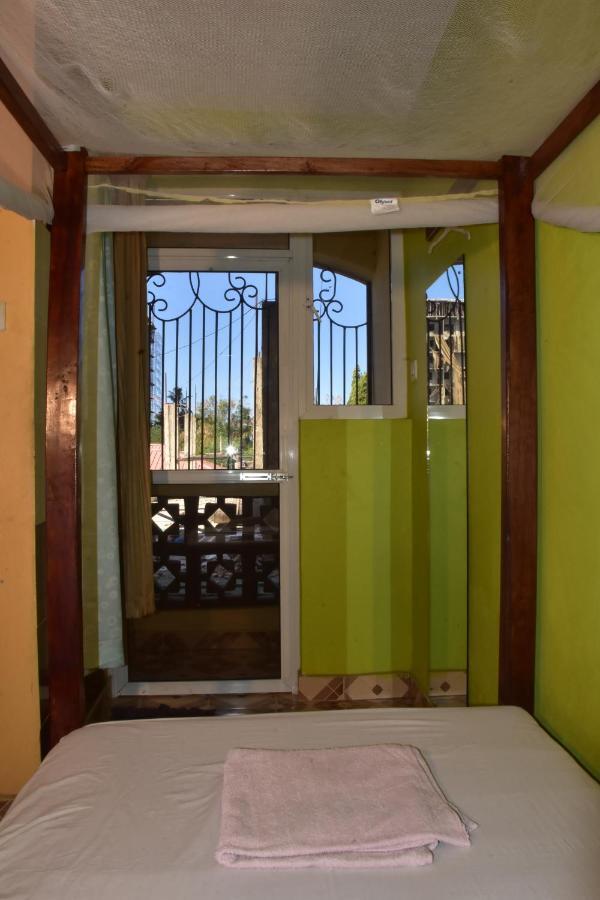 Viriko Boarding House Hotel Mombasa Exterior photo